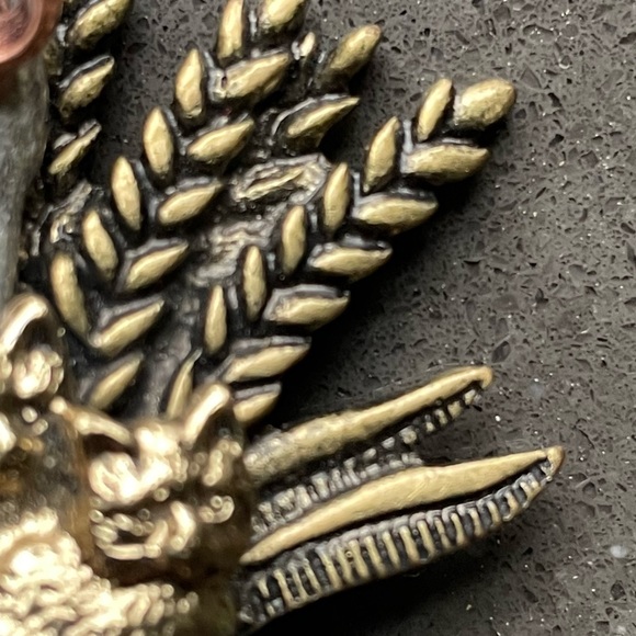 Kenneth Cole cat•kittens•basket mixed metals brooch sign - Picture 4 of 8